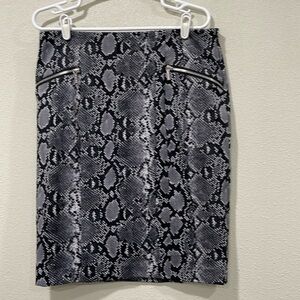 Michael Kors Black And White Skirt Size 12.  Liner.